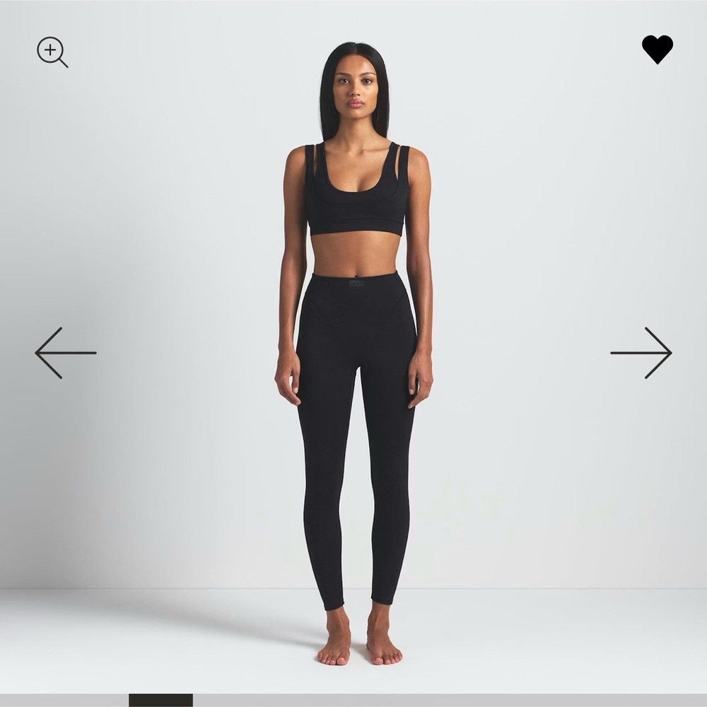 SKIMS Obsidian Double Strap Bra and V-Line Leggings